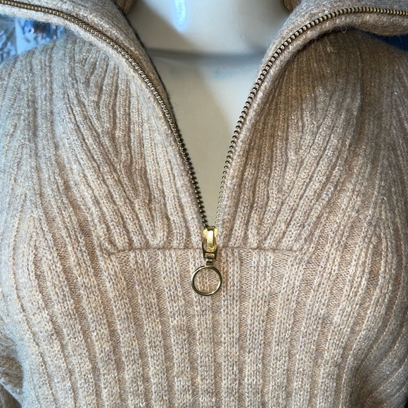 HOST PICK π₯ πGreat USED condition Nanushka M Sweater - Picture 7 of 13